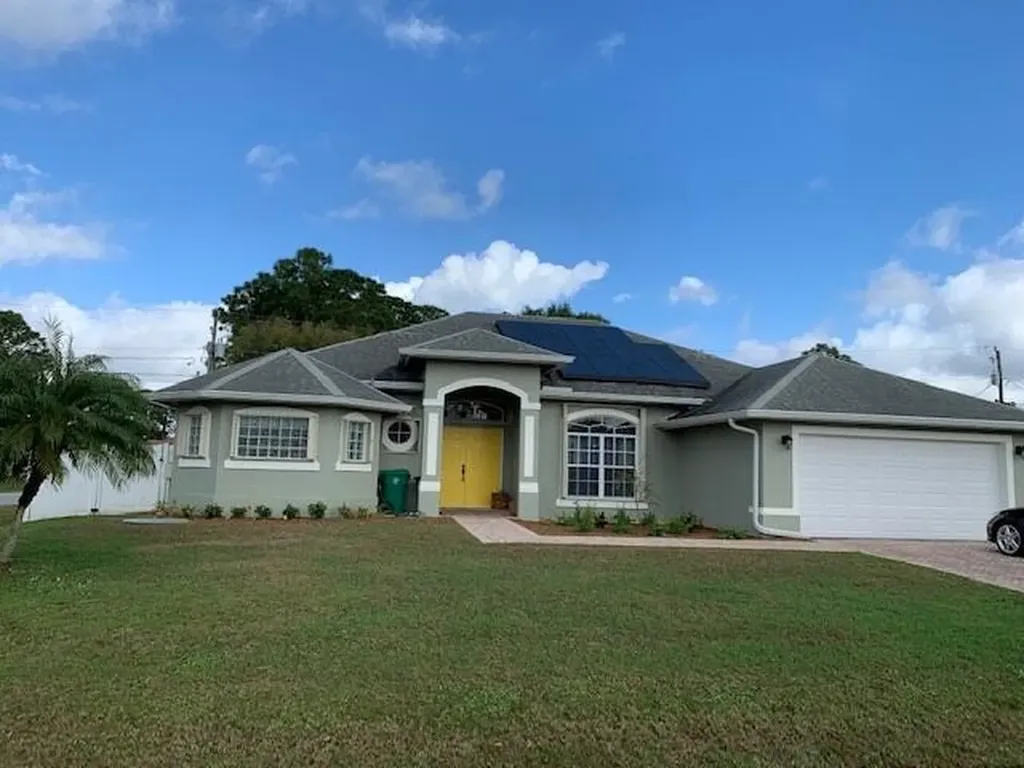 1197 SW Hamrock Avenue Port St Lucie FL 34953