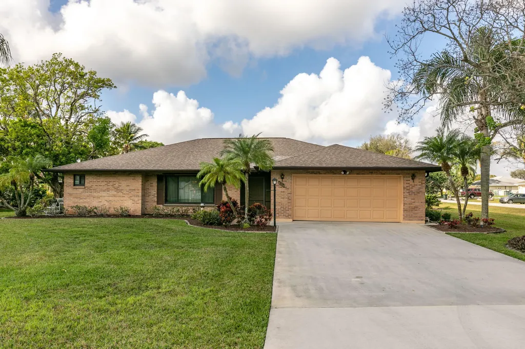 8766 SE Longview Drive Hobe Sound FL 33455