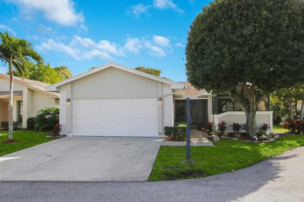 4 Afton Place Boynton Beach FL 33426