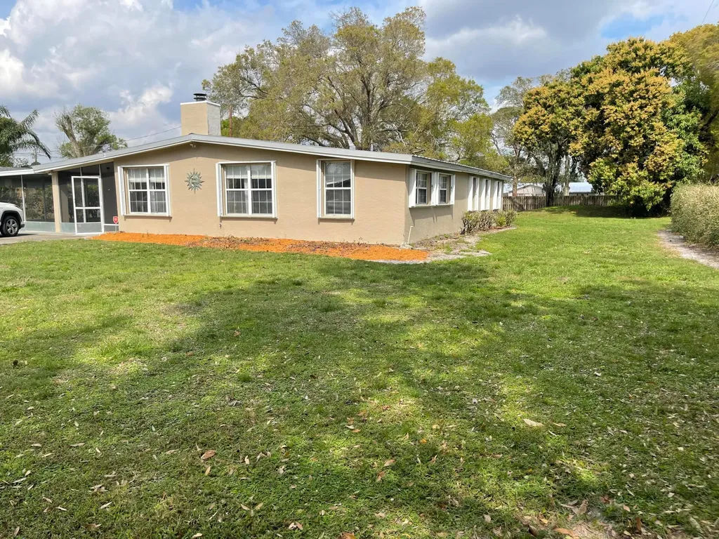 1826 1st Place Vero Beach FL 32962