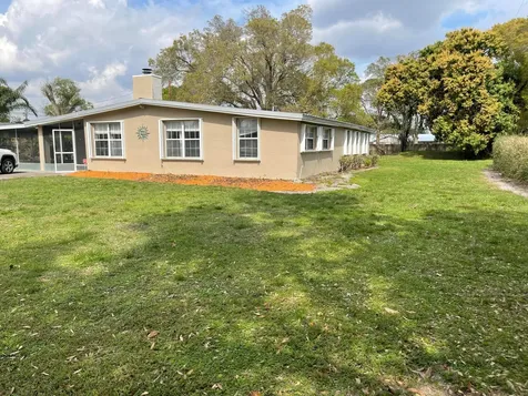 1826 1st Place Vero Beach FL 32962