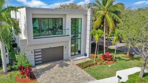 830 Lake Avenue N Delray Beach FL 33483