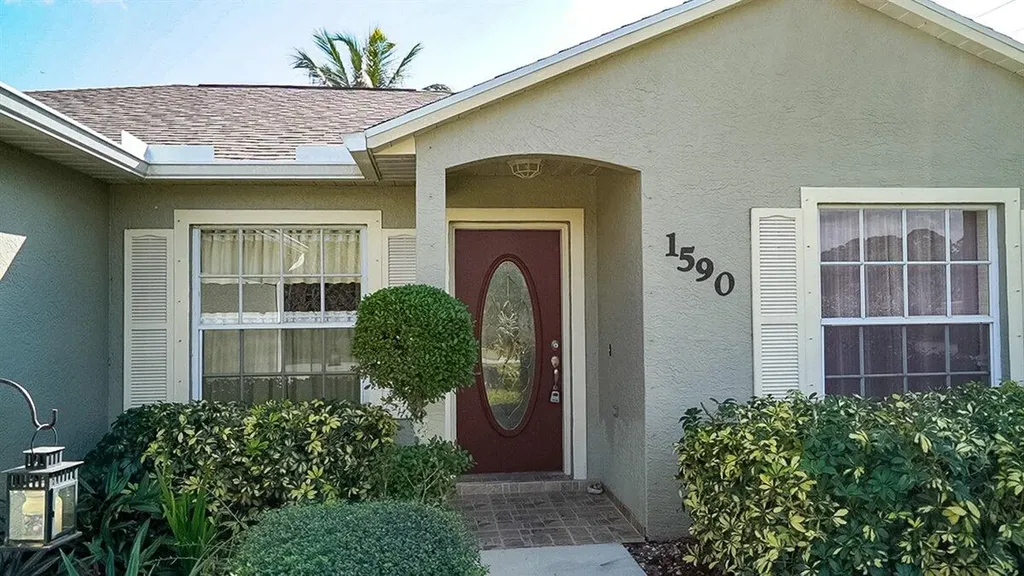 1590 SW Kamchatka Avenue Port St Lucie FL 34953