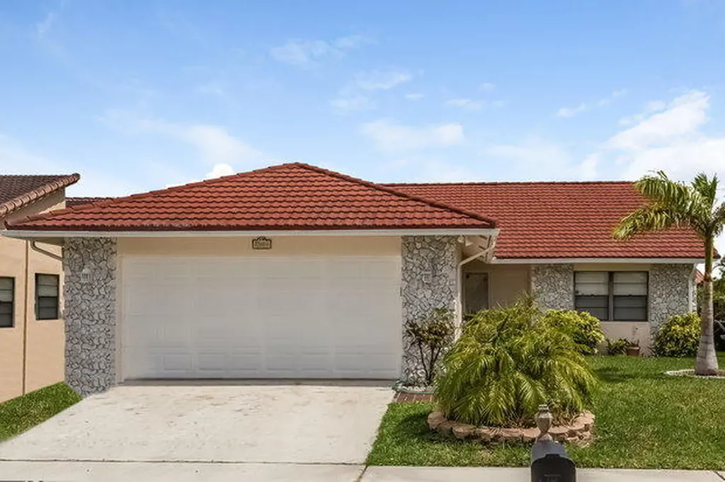 7584 Silver Woods Court Boca Raton FL 33433