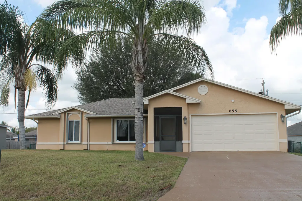 655 SW Pueblo Terrace Port St Lucie FL 34953