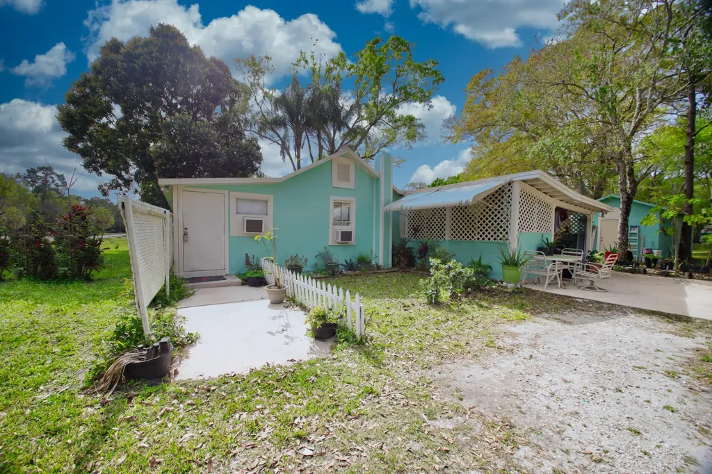 64 S Broadway Street Fellsmere FL 32948