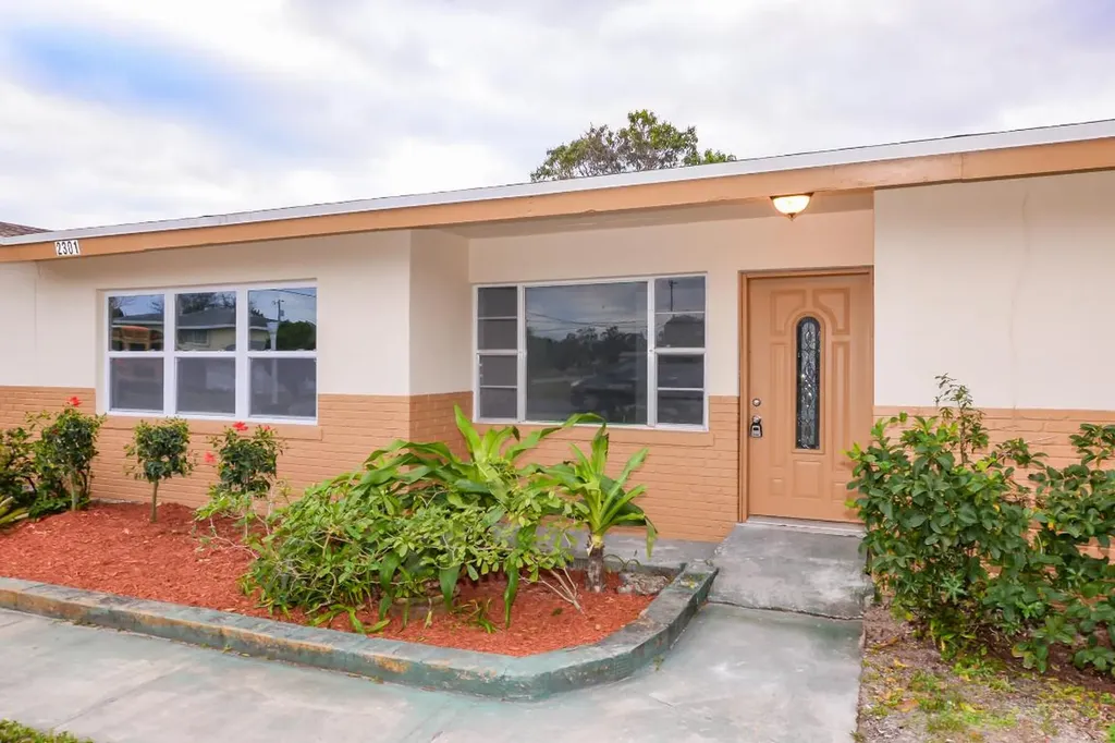 2301 Juanita Avenue Fort Pierce FL 34946