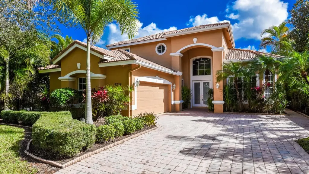8254 Riviera Way Port St Lucie FL 34986