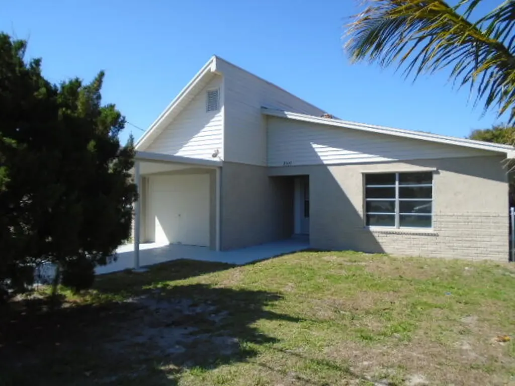 8505 SE Eucalyptus Way Hobe Sound FL 33455