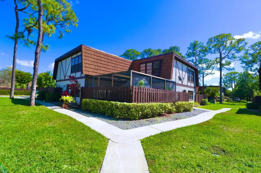 101 Weybridge Circle Royal Palm Beach FL 33411
