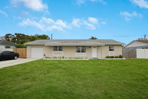 408 Alemeda Drive Palm Springs FL 33461