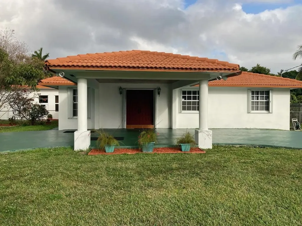 7775 SW 72nd Avenue Miami FL 33143