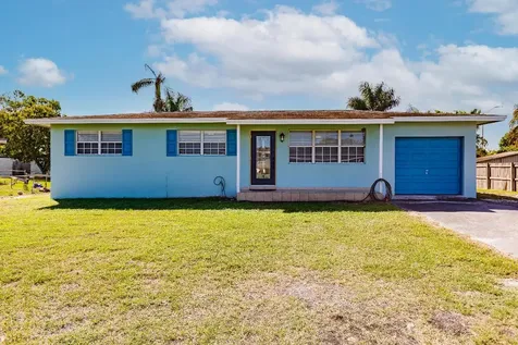 18 NE Avenue J Belle Glade FL 33430
