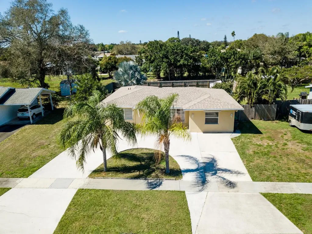 272 NE Ardsley Drive Port St Lucie FL 34983