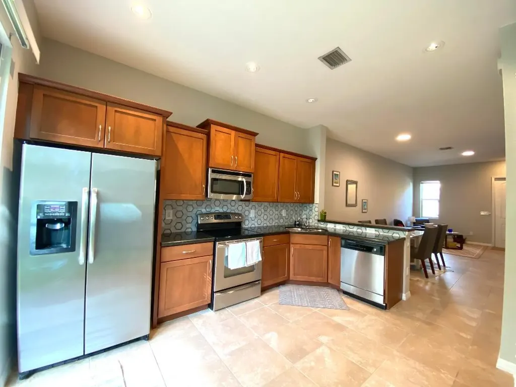 470 Graham Place Boynton Beach FL 33435