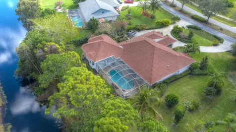 2311 NE Pinecrest Lakes Boulevard Jensen Beach FL 34957