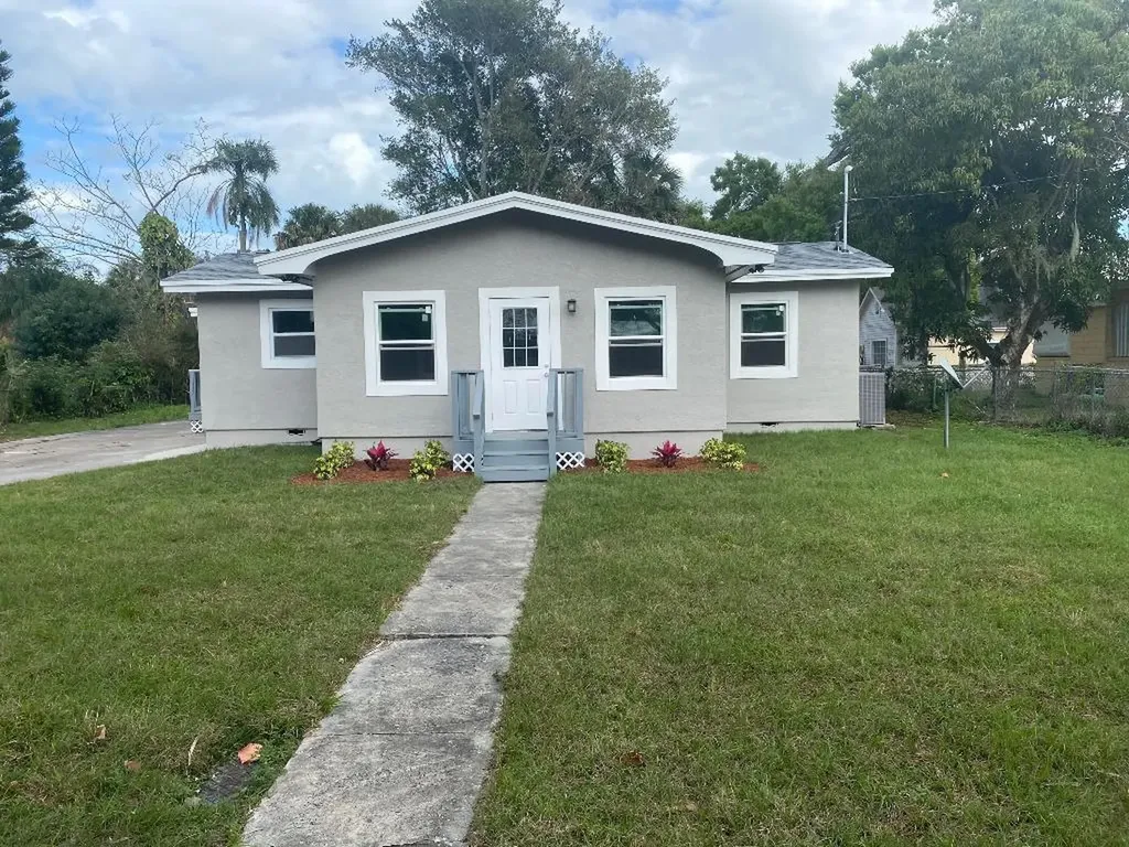 712 S 9th Street Fort Pierce FL 34950