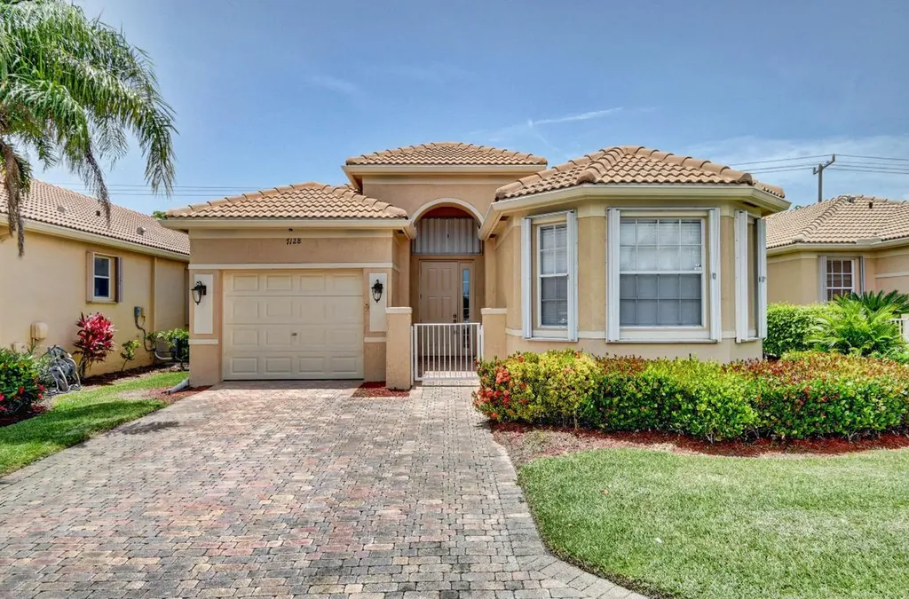 7128 Cataluna Circle Delray Beach FL 33446