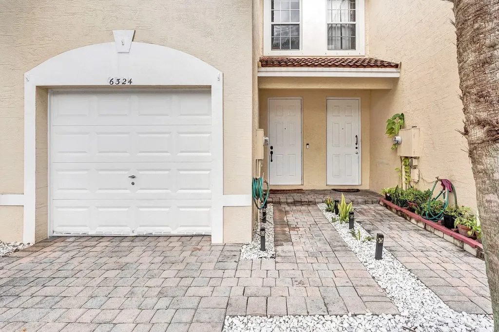 6324 Landings Way Tamarac FL 33321