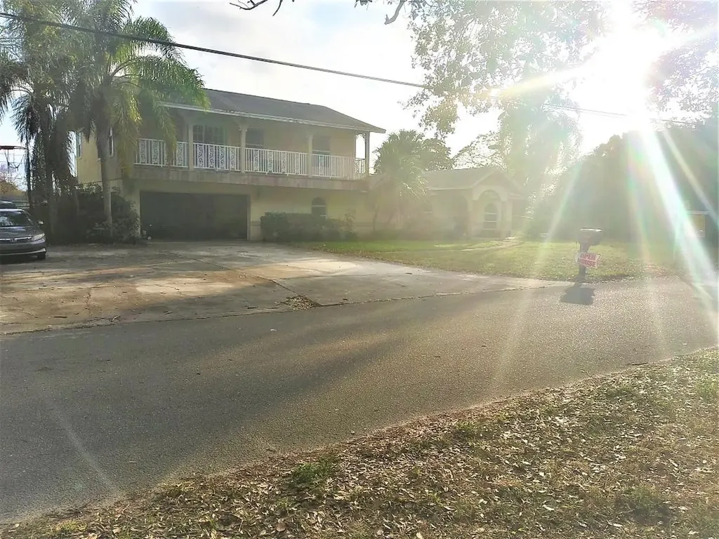2705 Avenue R Fort Pierce FL 34947