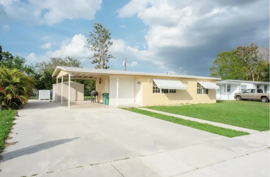 181 SE Lucero Drive Port St Lucie FL 34983