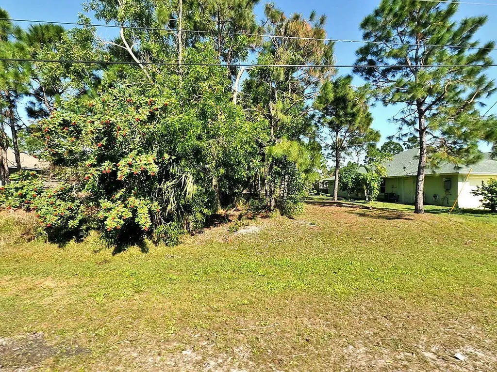 5566 NW Cruzan Avenue Port St Lucie FL 34986