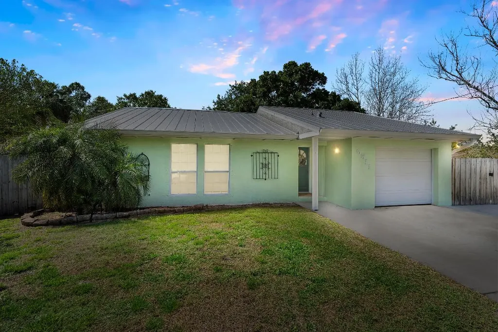 5511 Deleon Avenue Fort Pierce FL 34951