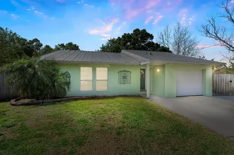5511 Deleon Avenue Fort Pierce FL 34951