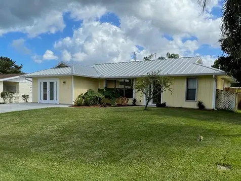 1894 SE Washington Street N Stuart FL 34997