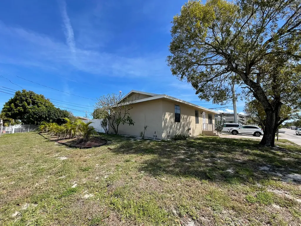 10 E Gateway Boulevard Boynton Beach FL 33435