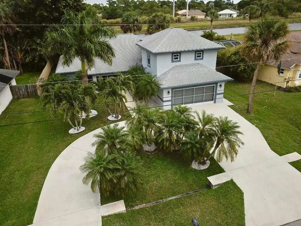 2231 SW Salmon Road Port St Lucie FL 34953