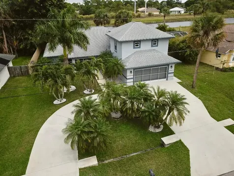 2231 SW Salmon Road Port St Lucie FL 34953