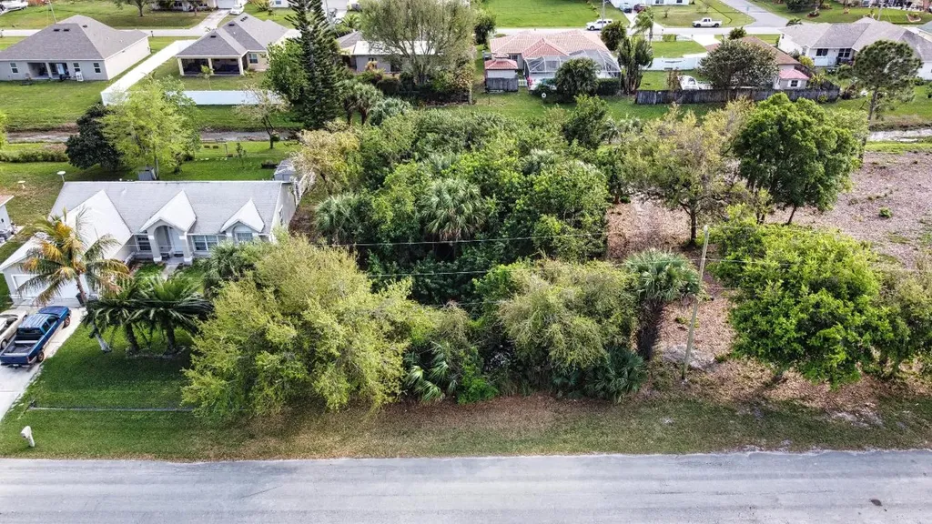 1638 SW Merchant Lane Port St Lucie FL 34953