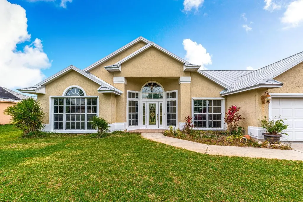 799 SE Albatross Avenue Port St Lucie FL 34983