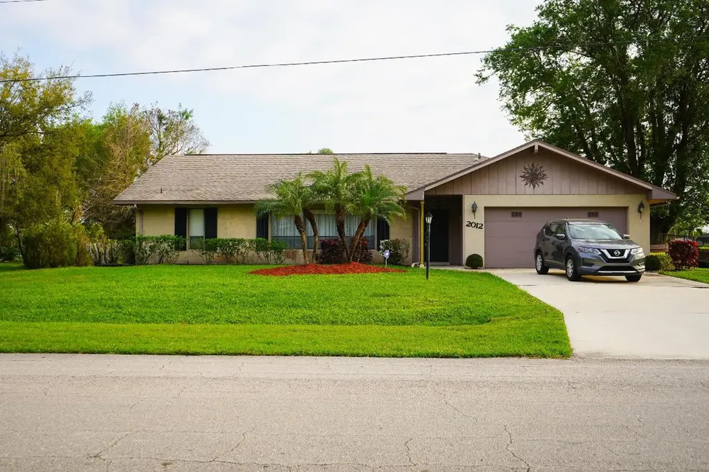 2012 SE Tickridge Road Port St Lucie FL 34952