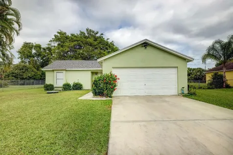 2049 SE Heathwood Circle Port St Lucie FL 34952