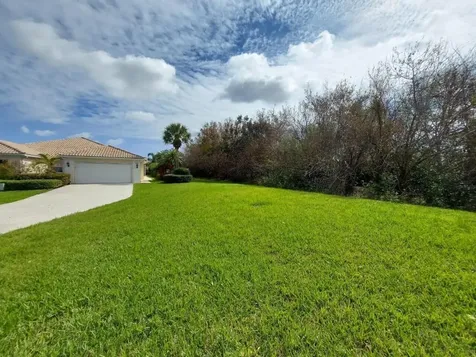 8409 SE Paurotis Lane Hobe Sound FL 33455