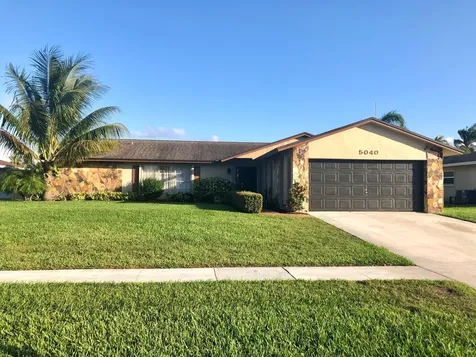5040 Woodstone Circle N Lake Worth FL 33463