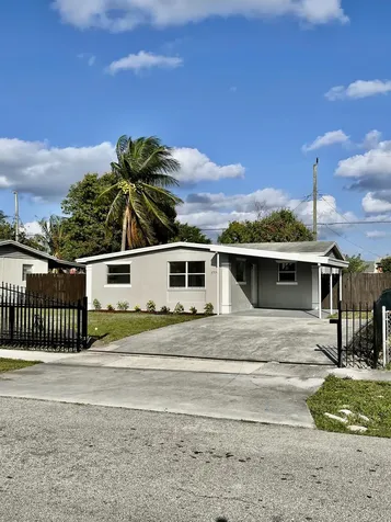 2590 NW 2nd Street Boynton Beach FL 33435