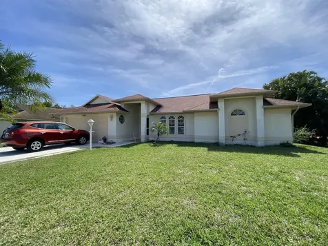 2402 SE Wood Avenue Port St Lucie FL 34952