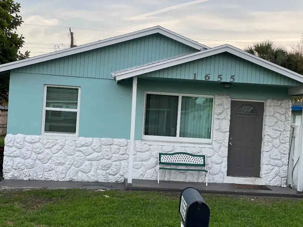 1655 W 15th Street Riviera Beach FL 33404