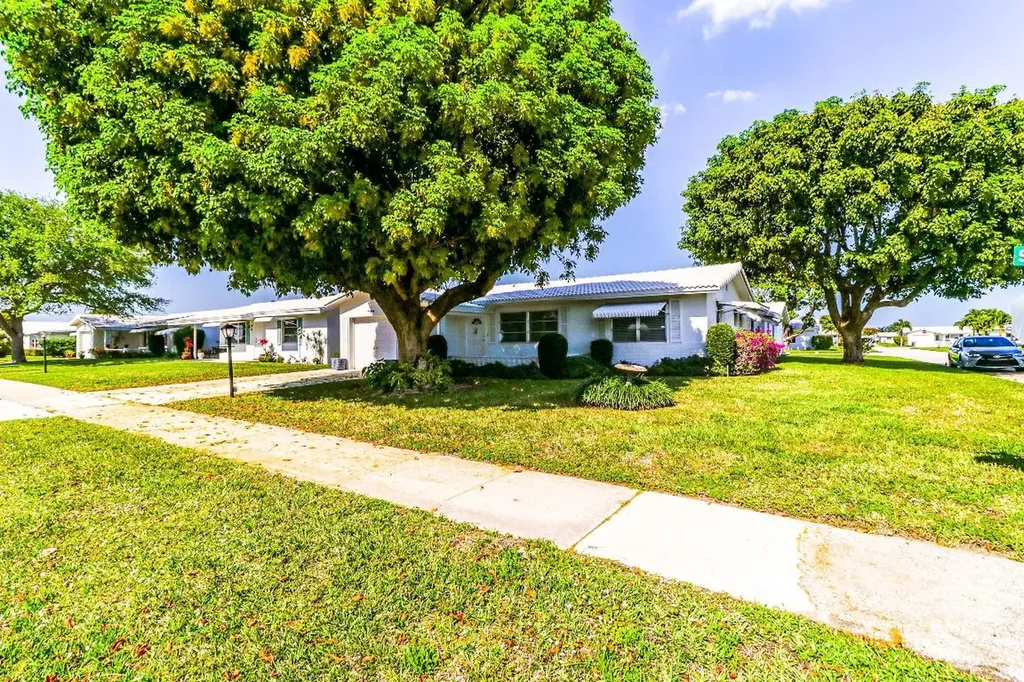 530 SW 18th Street Boynton Beach FL 33426