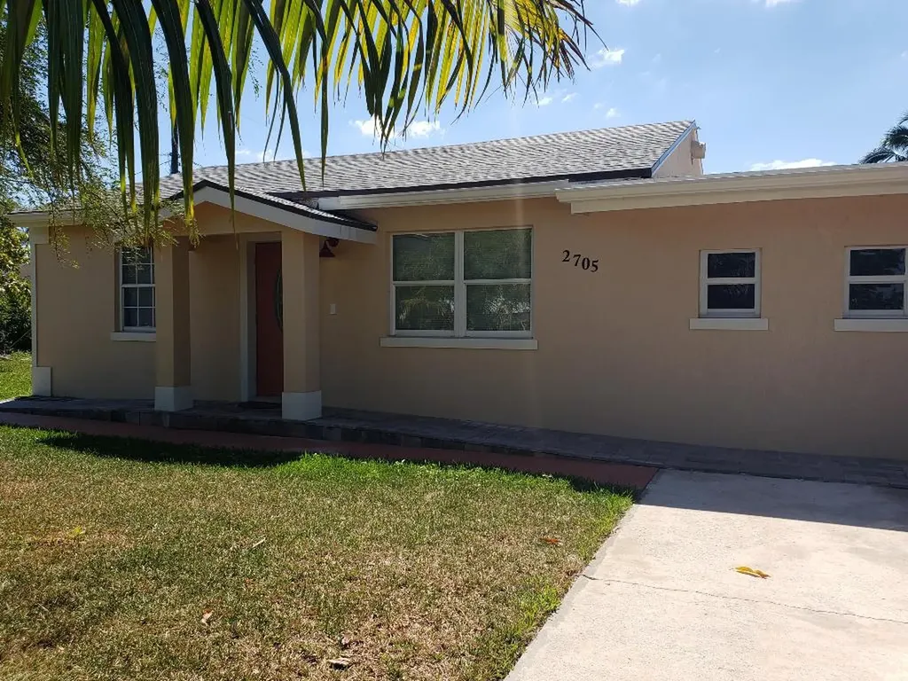 2705 10th Avenue N Lake Worth FL 33461