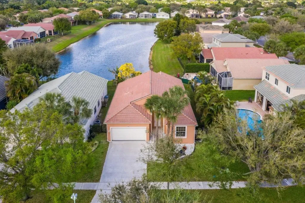 161 Seminole Lakes Drive Royal Palm Beach FL 33411