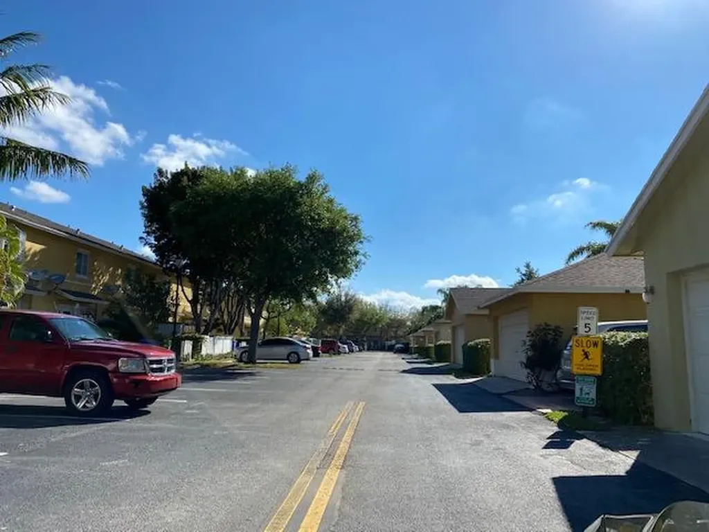 422 W Bloxham Street Lantana FL 33462