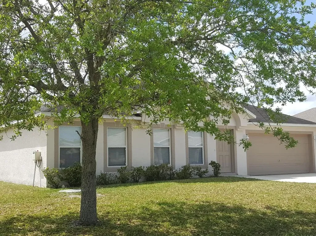 1814 SW Norman Lane Port St Lucie FL 34984