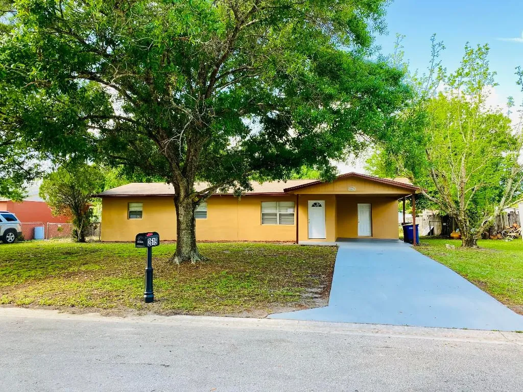 2619 S 28th Street Fort Pierce FL 34981