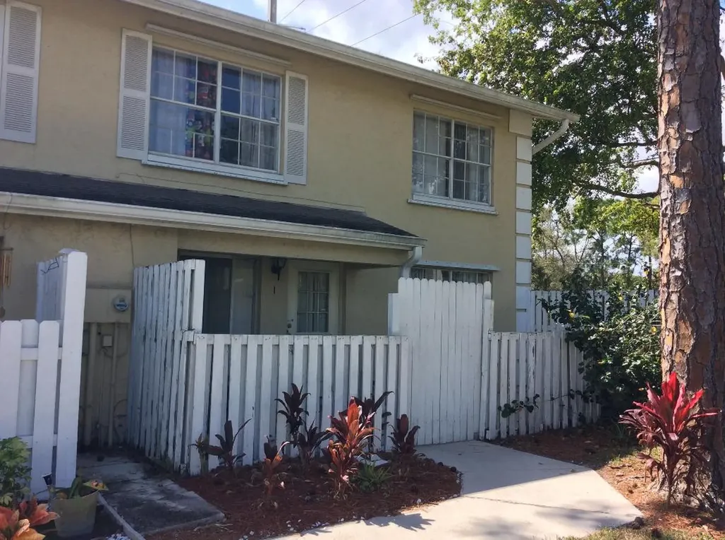 211 Foxtail Drive Greenacres FL 33415