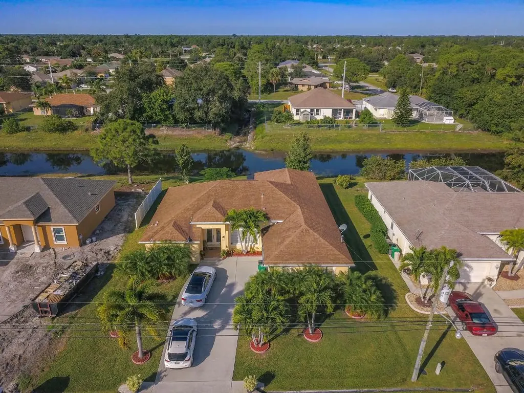 233 SW Whitmore Drive Port St Lucie FL 34984