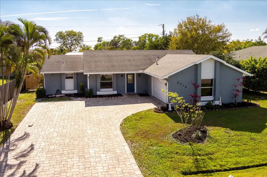 2718 SE Buccaneer Circle Port St Lucie FL 34952